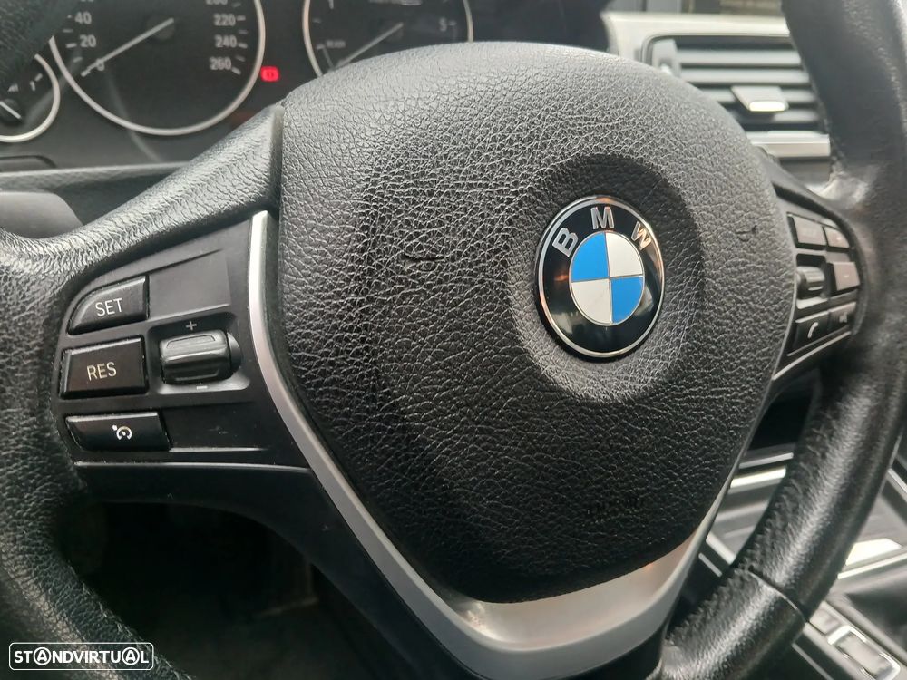 BMW 320 d Line Luxury - 27