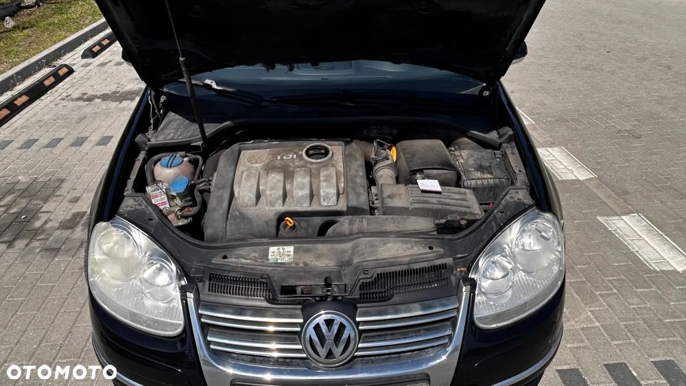 Volkswagen Jetta 1.9 TDI Comfortline - 11