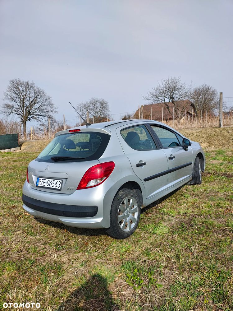 Peugeot 207 1.4 HDi Trendy - 15
