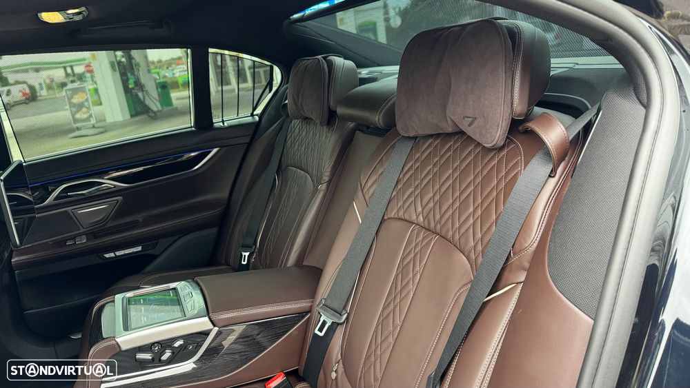BMW 730 d Pack M - 11