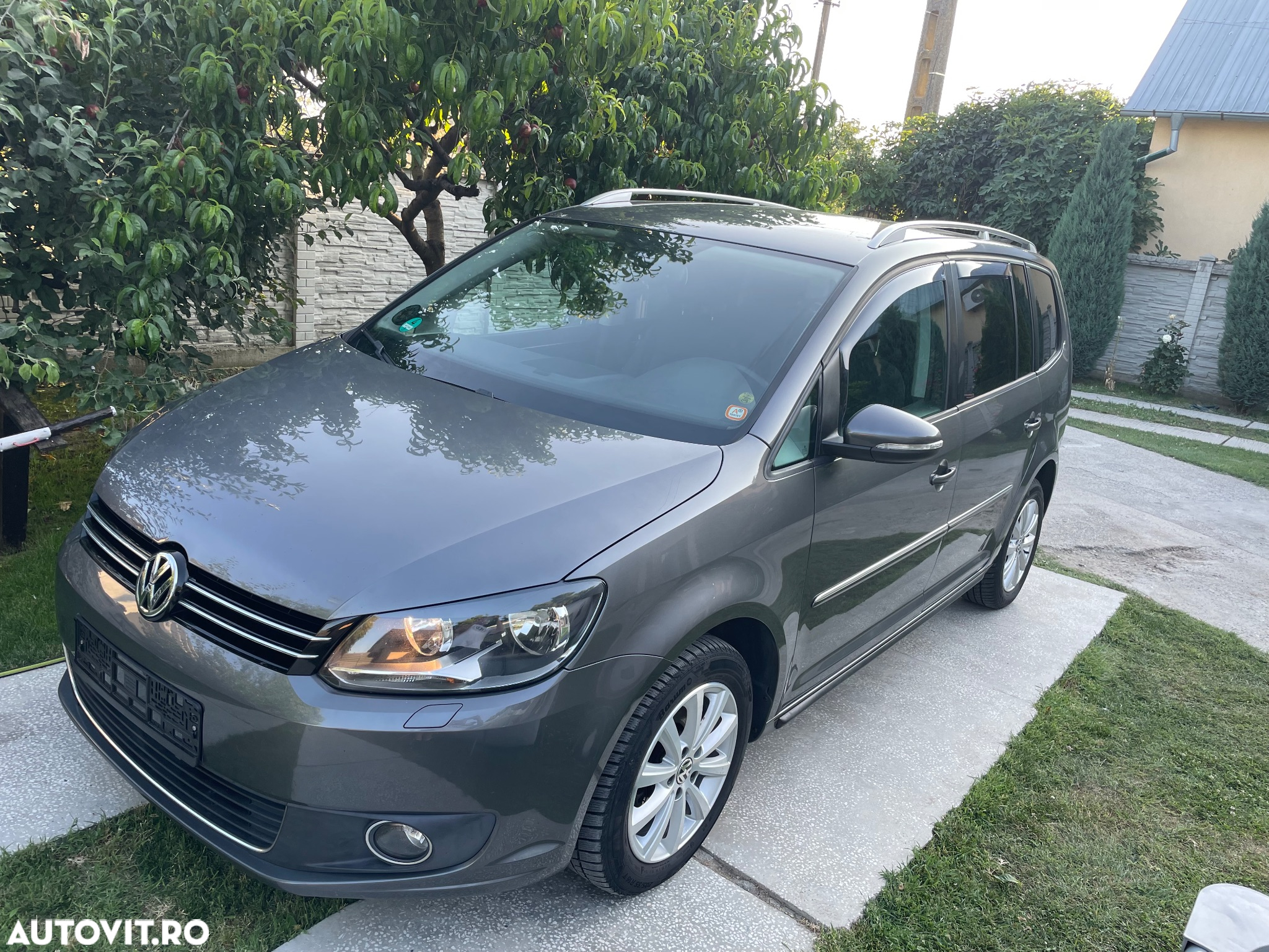 Volkswagen Touran - 13