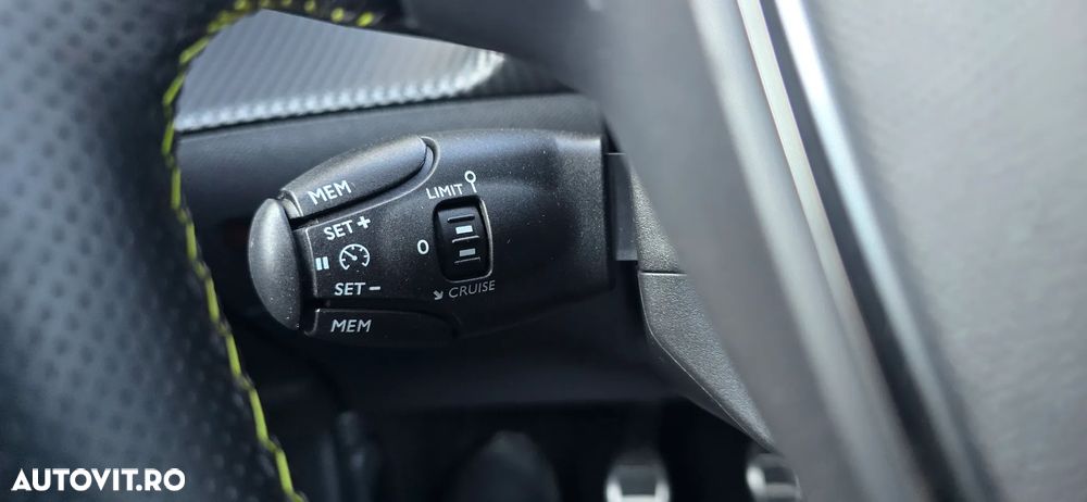 Peugeot 2008 PureTech 130 Stop&Start GT-Line Edition - 13