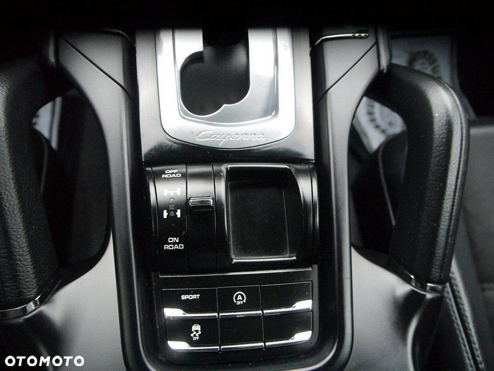 Porsche Cayenne - 34