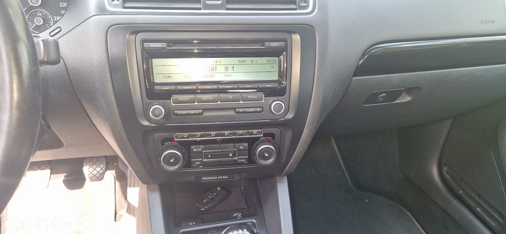 Volkswagen Jetta 1.2 TSI Comfortline - 13