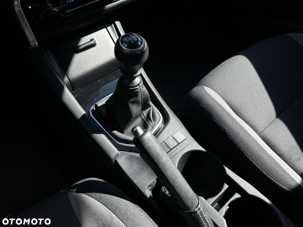 Toyota Auris 1.6 Active - 21