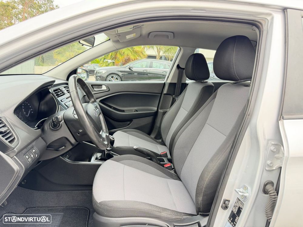 Hyundai i20 1.1 CRDi Comfort+Pack Look+JLL16 - 15