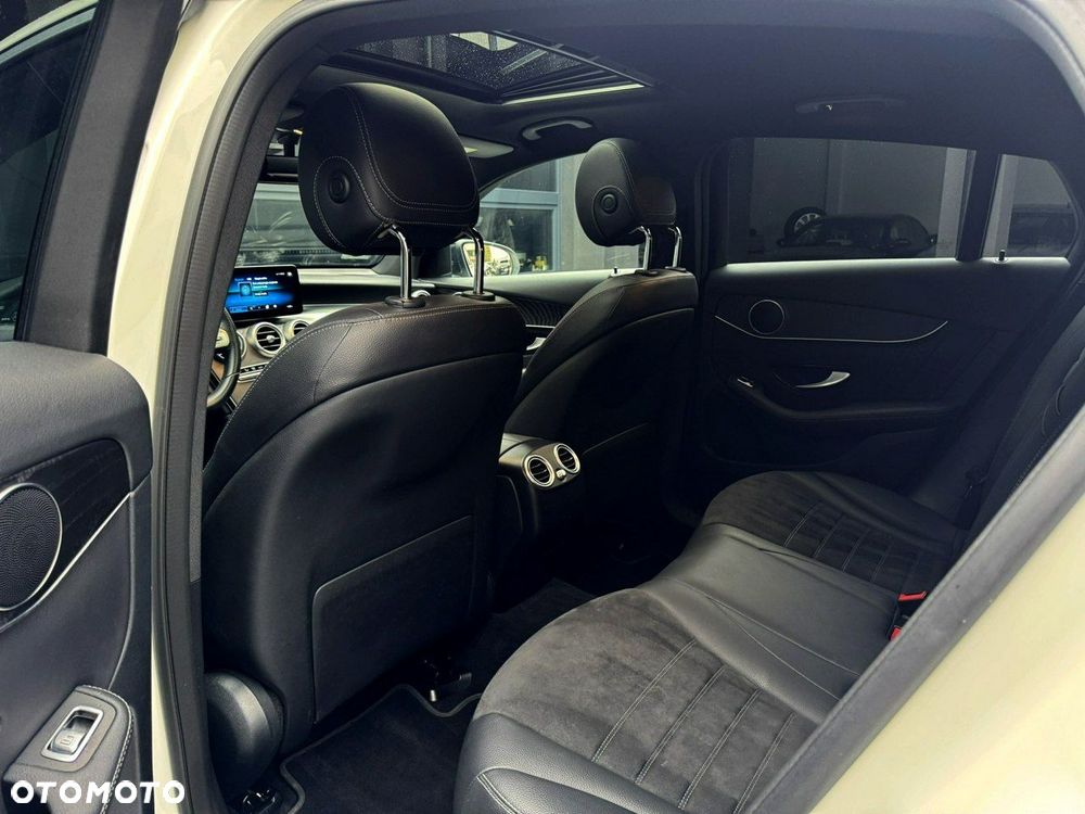 Mercedes-Benz GLC 300 4Matic 9G-TRONIC AMG Line Plus - 18