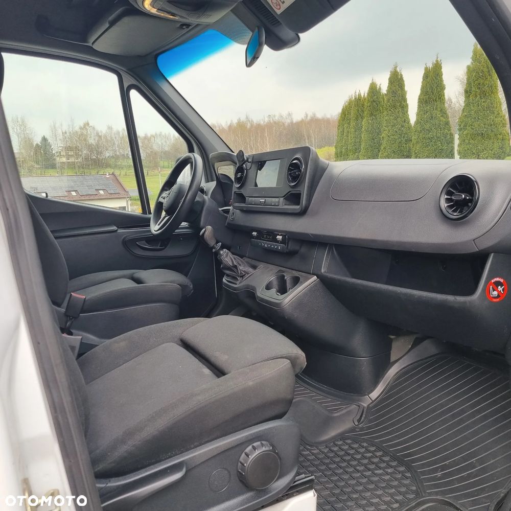 Mercedes-Benz Sprinter - 17