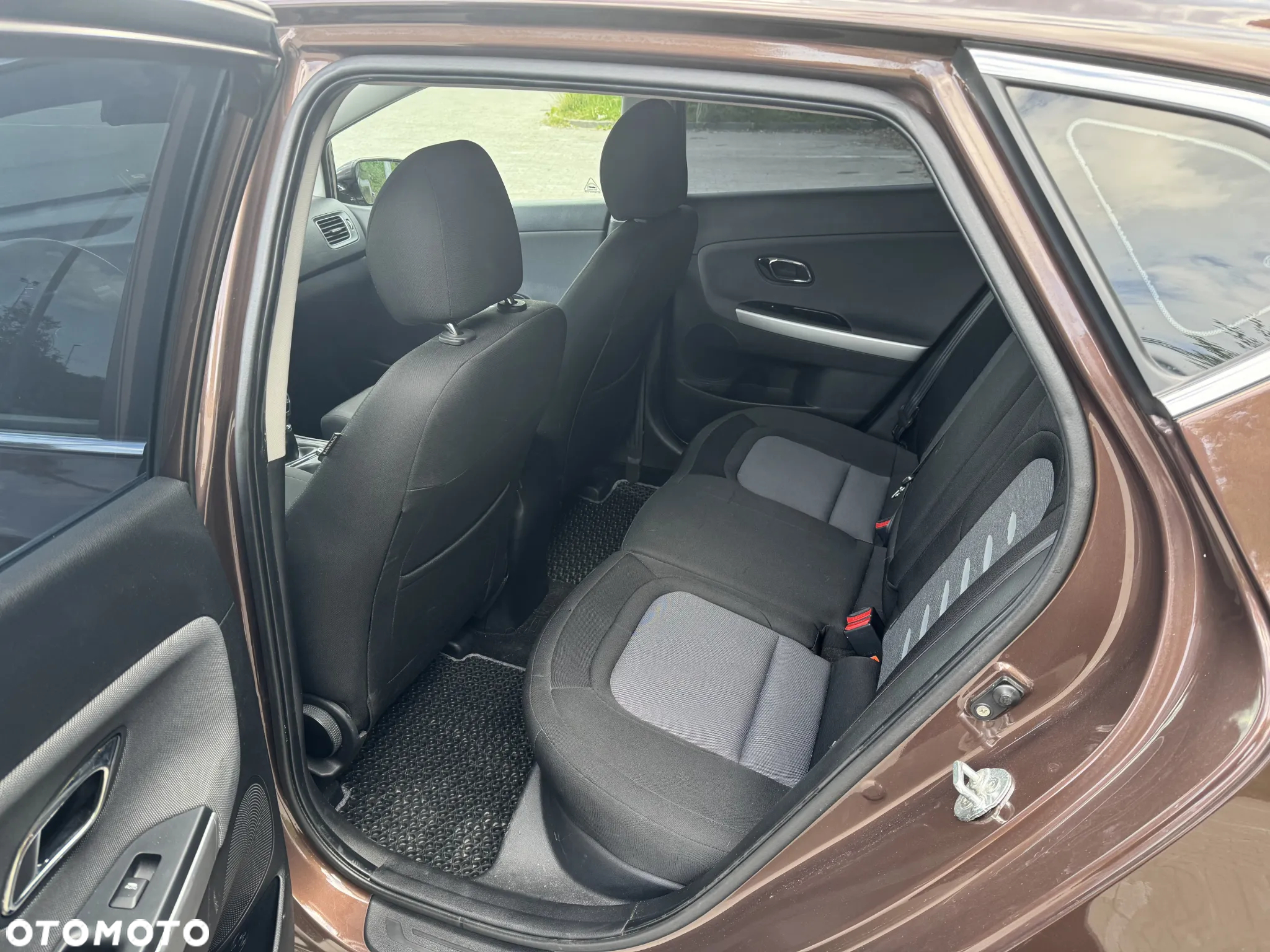 Kia Ceed - 12