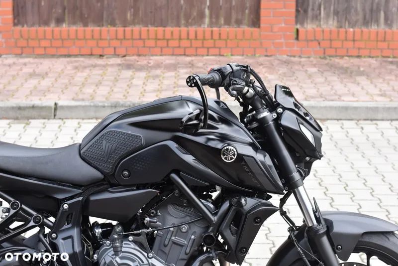 Yamaha MT - 8