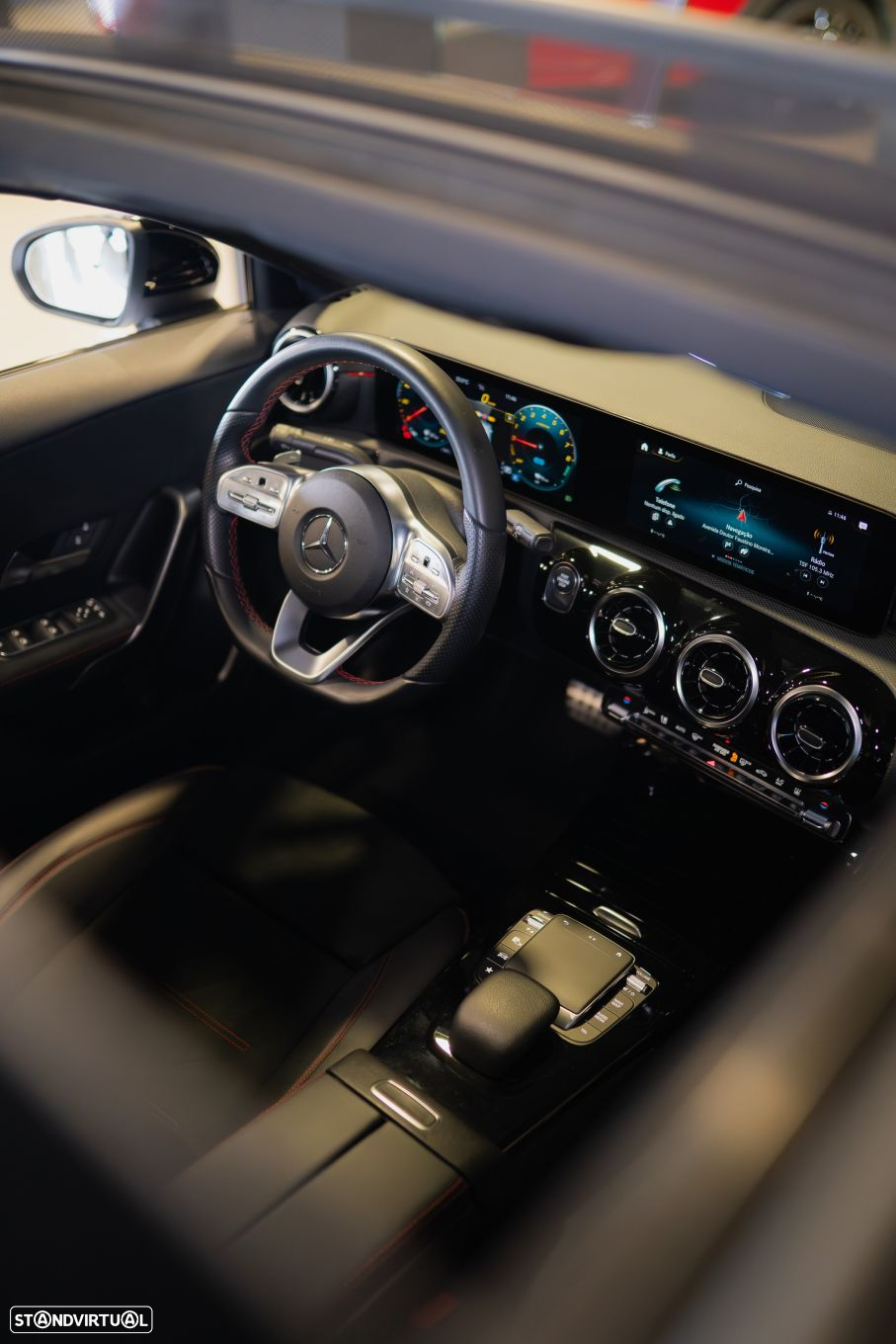 Mercedes-Benz A 250 Limousine e AMG Line - 27