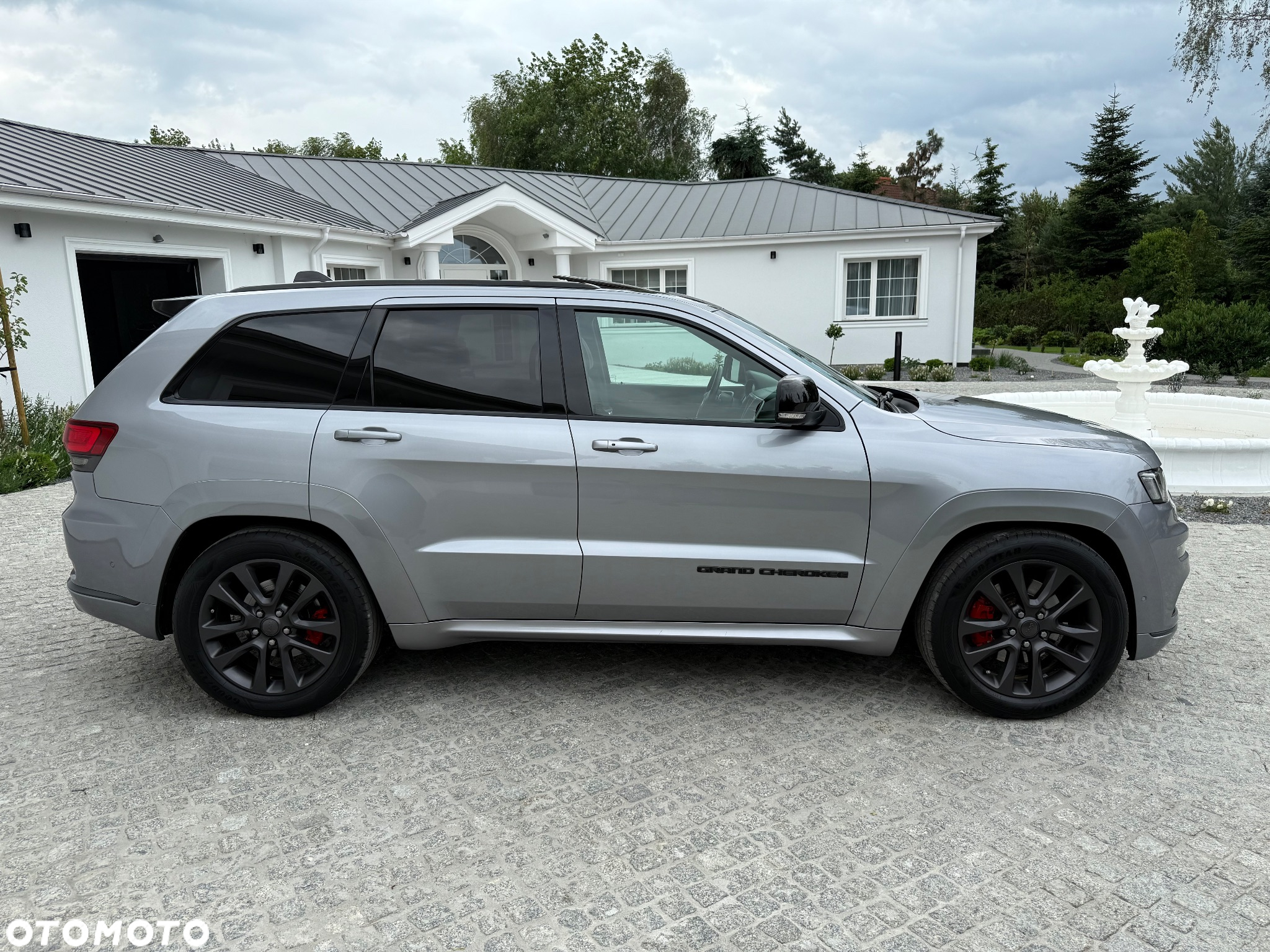 Jeep Grand Cherokee - 10