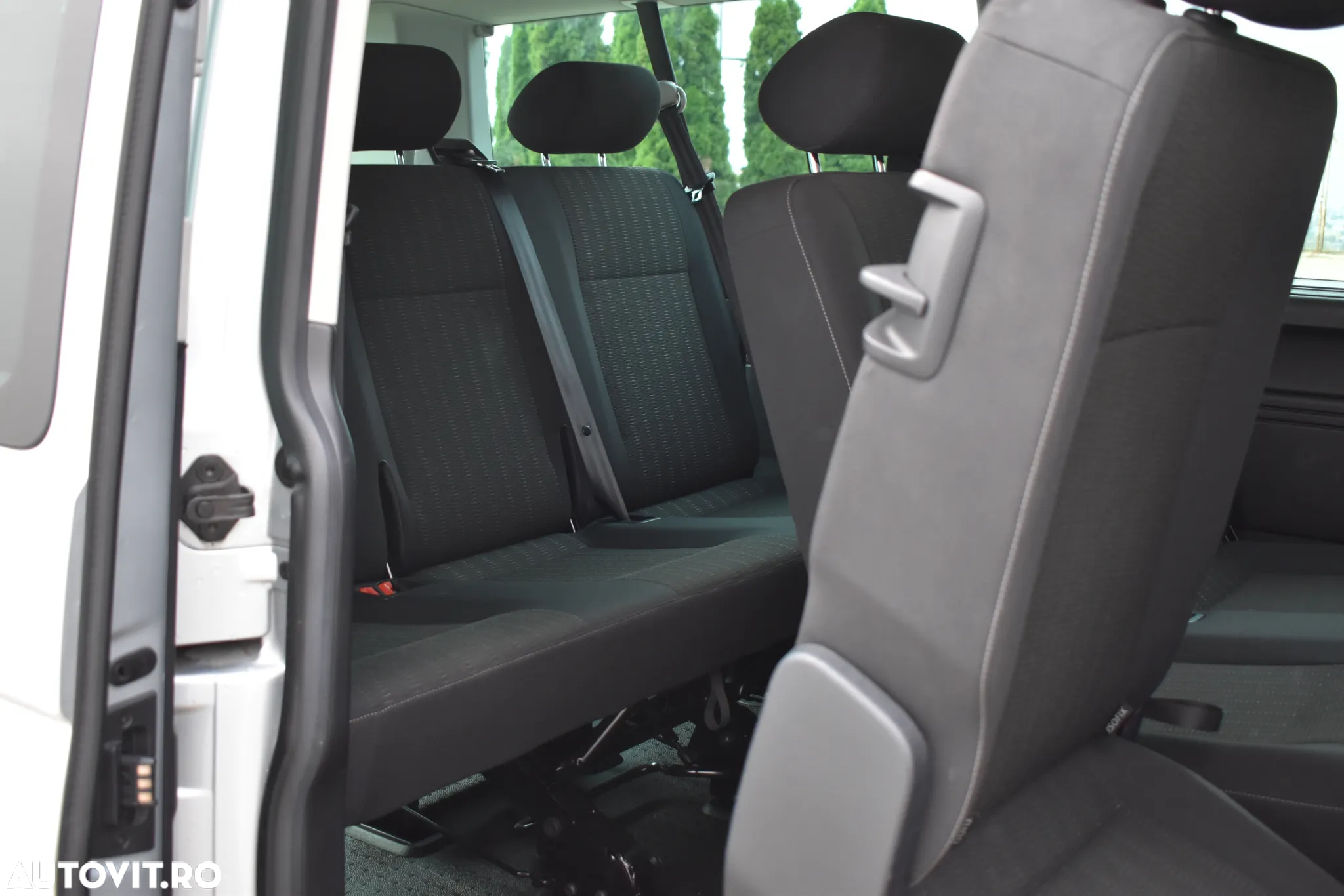 Volkswagen Caravelle T6 2.0 TDI LR Comfortline - 10