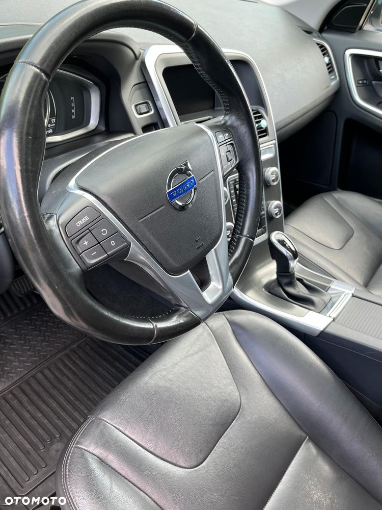 Volvo XC 60 - 8