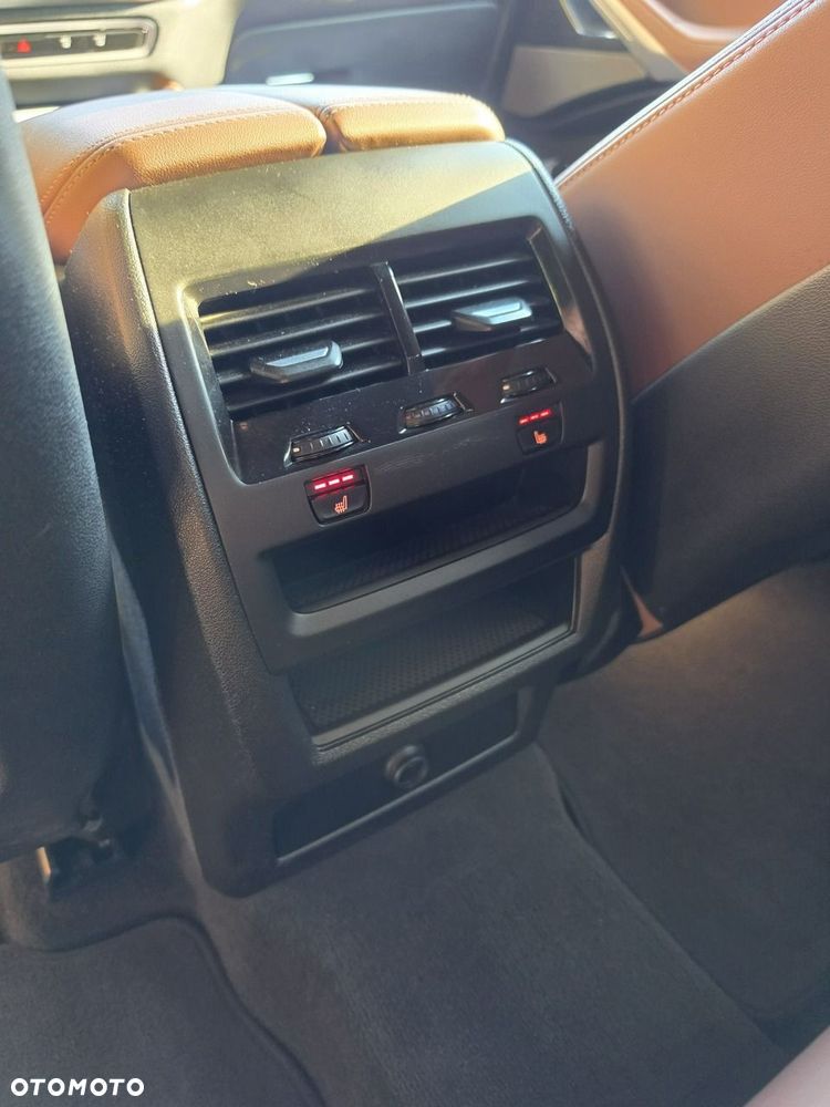 BMW X6 xDrive40d mHEV - 29