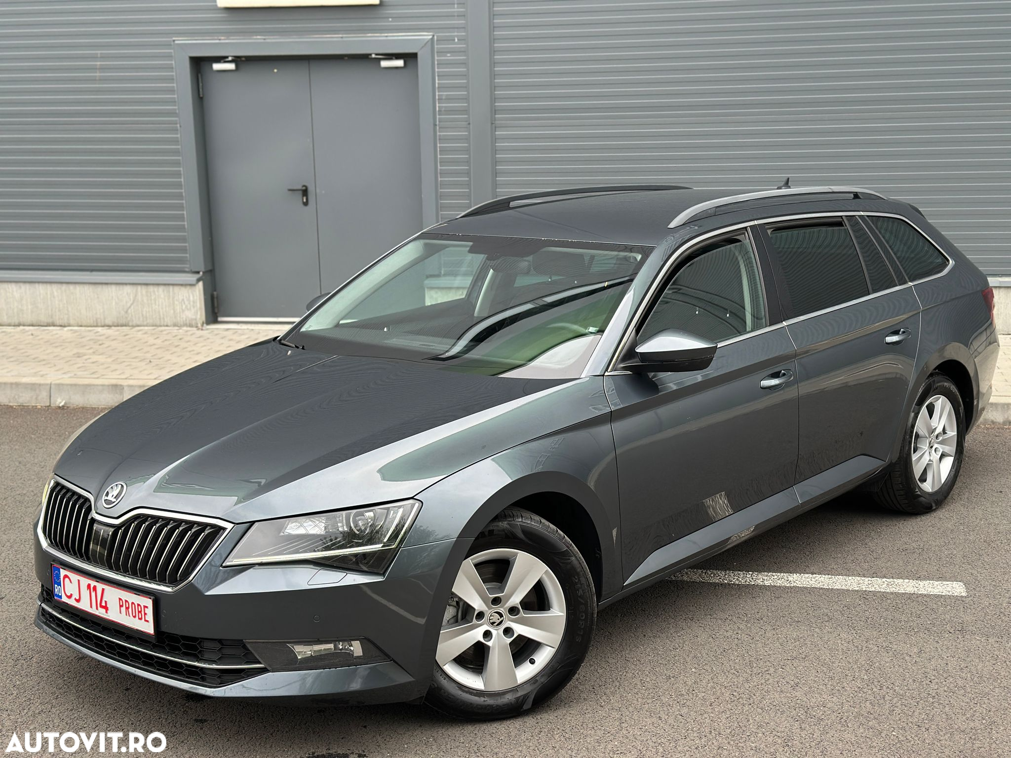 Skoda Superb 2.0 TDI DSG Ambition - 4