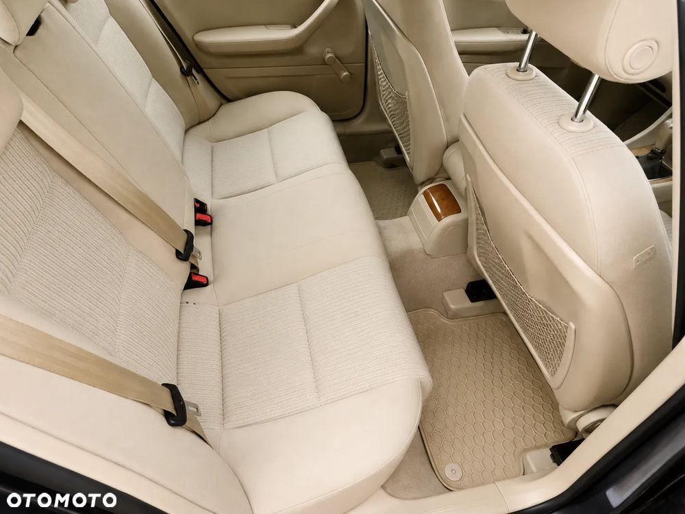 Audi A4 Limousine 2 - 25