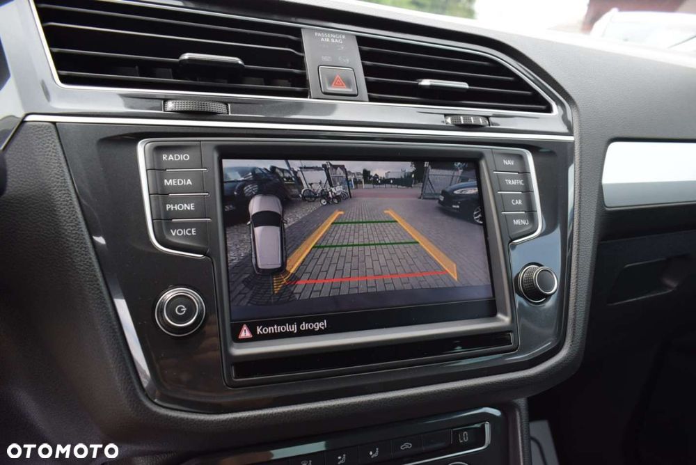 Volkswagen Tiguan - 32