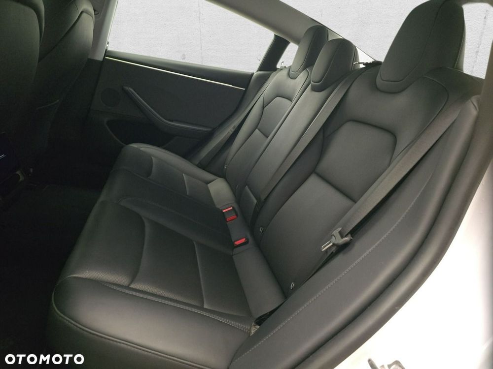 Tesla Model 3 - 12