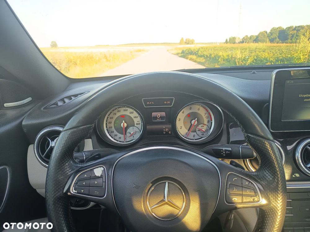 Mercedes-Benz CLA 250 7G-DCT AMG Line - 11