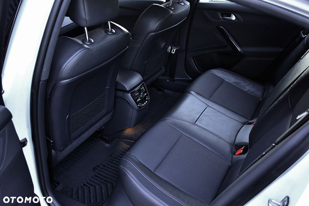 Peugeot 508 1.6 e-THP Active S&S - 38
