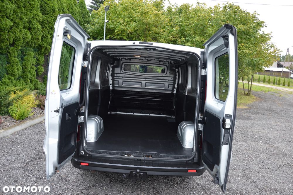 Opel Vivaro - 24