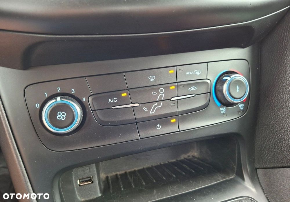 Ford Focus - 28