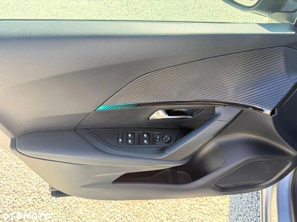 Peugeot 2008 1.2 PureTech Allure S&S EAT8 - 19