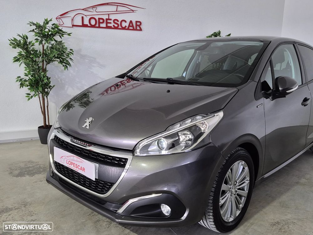 Peugeot 208 1.2 PureTech Signature - 2