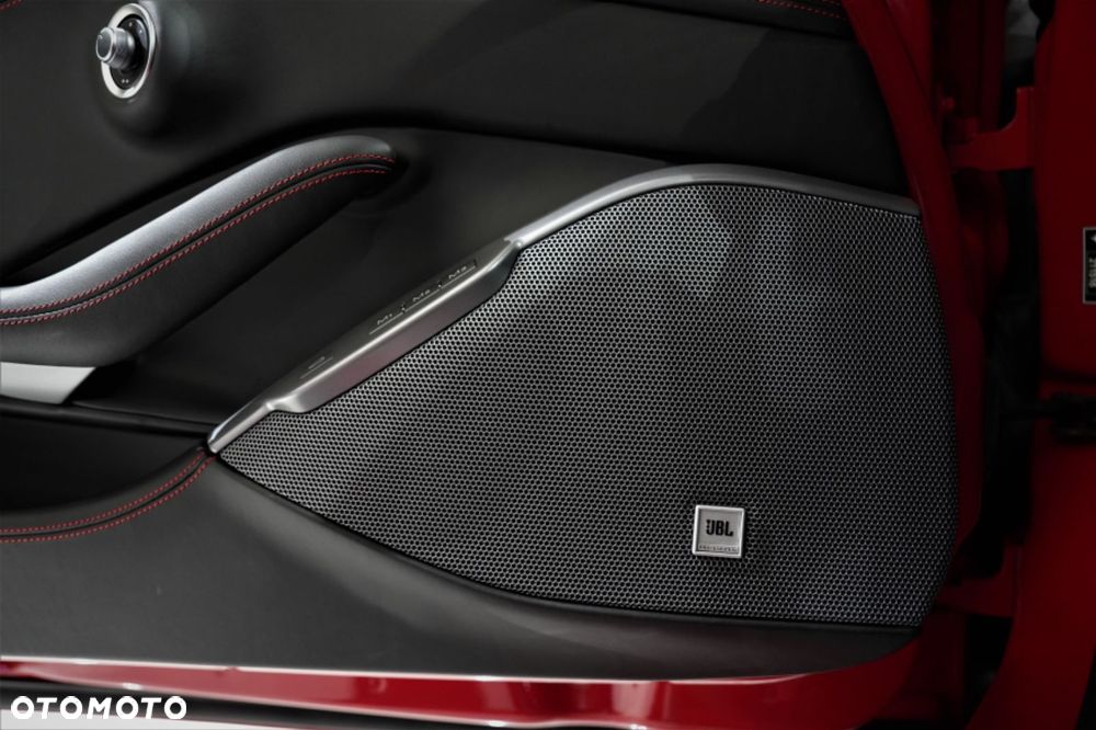 Ferrari Portofino M - 13
