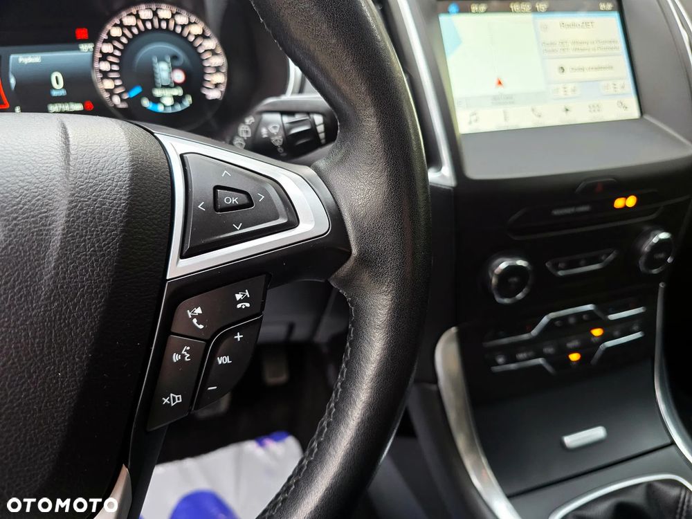 Ford S-Max - 13