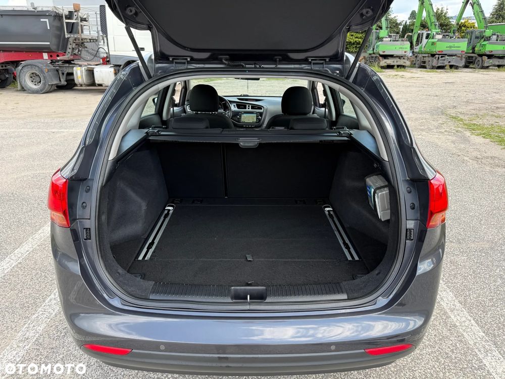Kia Ceed 1.4 CVVT Dream Team Edition - 6