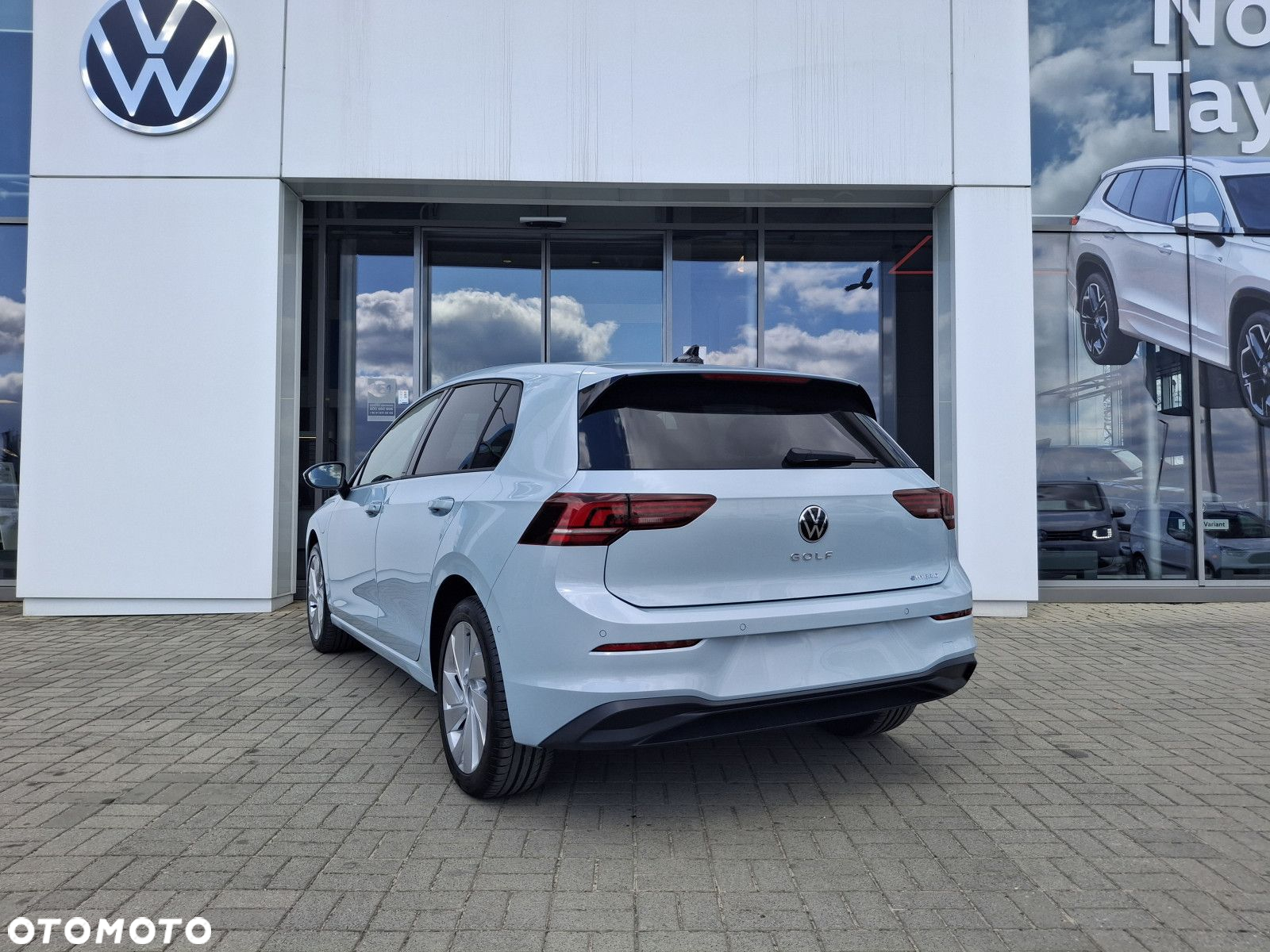 Volkswagen Golf - 6