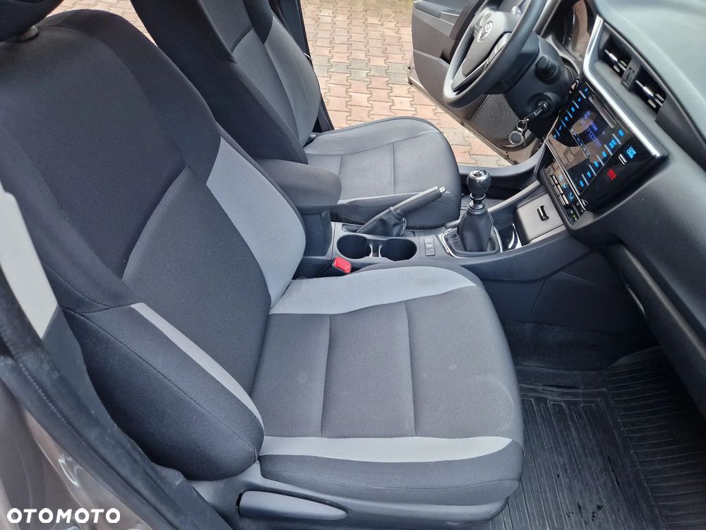 Toyota Auris 1.6 Active - 25
