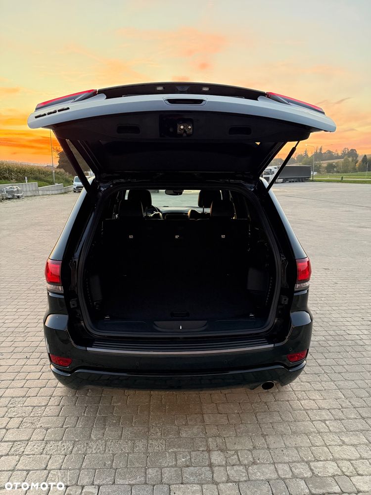 Jeep Grand Cherokee - 11