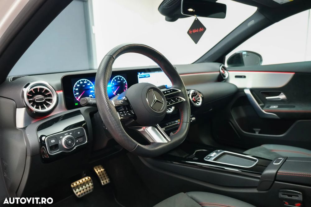 Mercedes-Benz A 180 7G-DCT AMG Line - 14