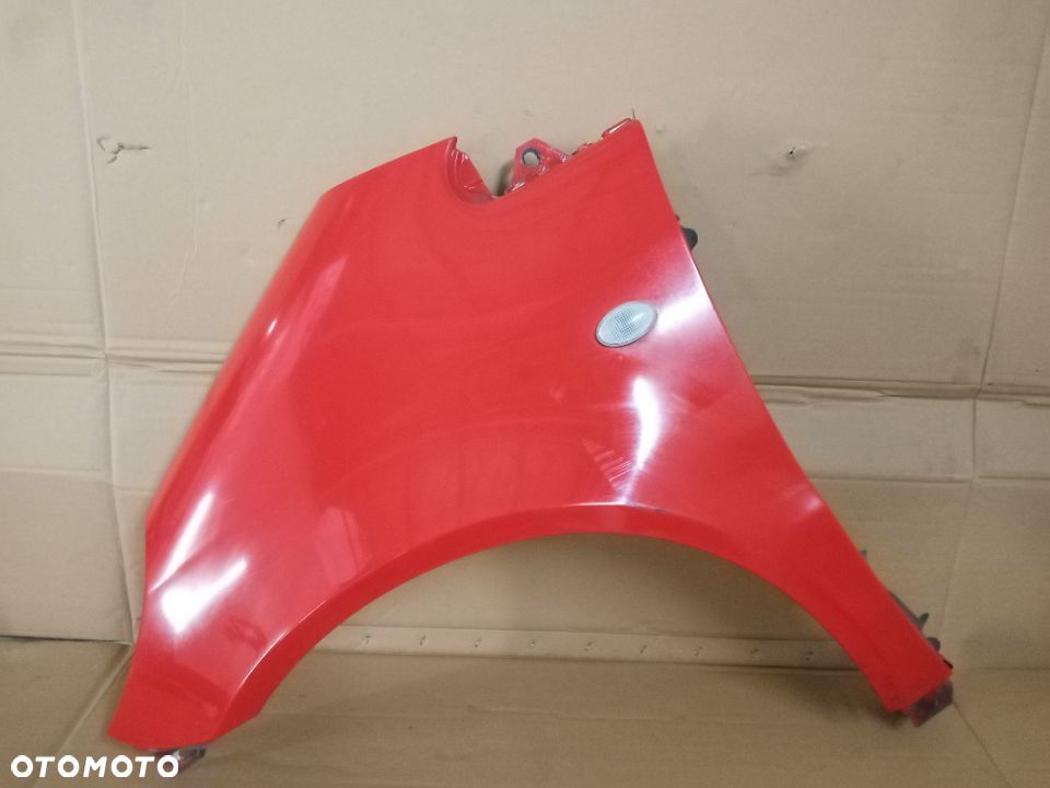 Blotnik Lewy Czerwony Mercedes A-KLasa W168 - 1