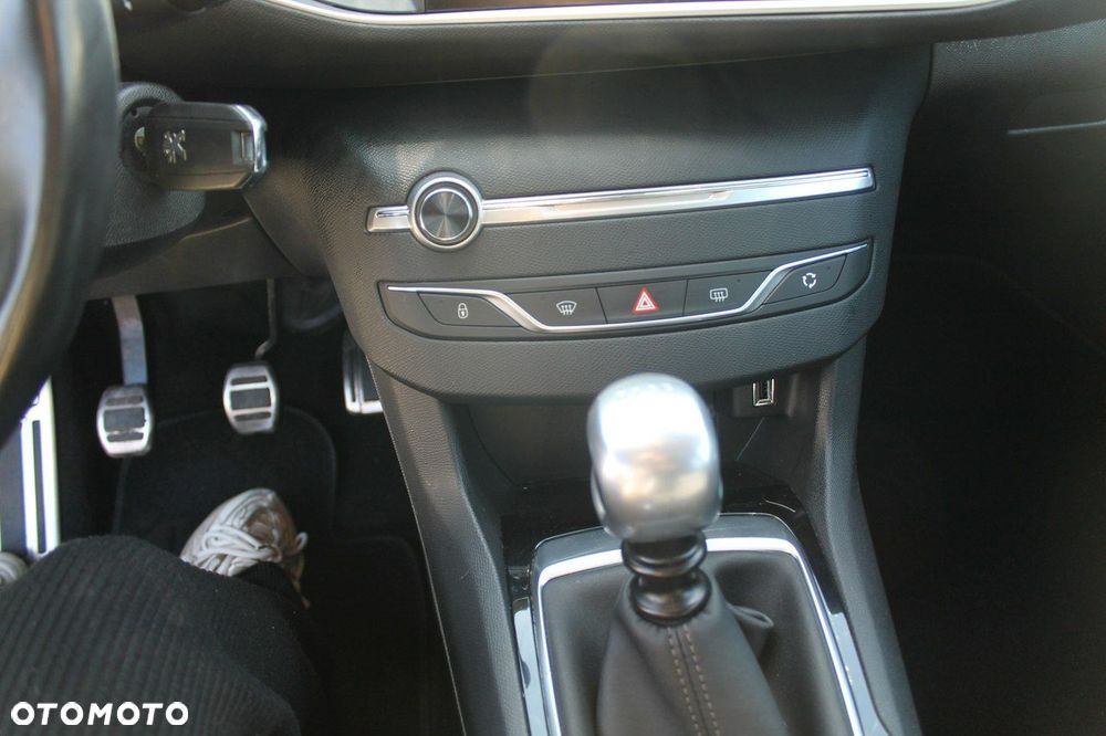 Peugeot 308 - 16