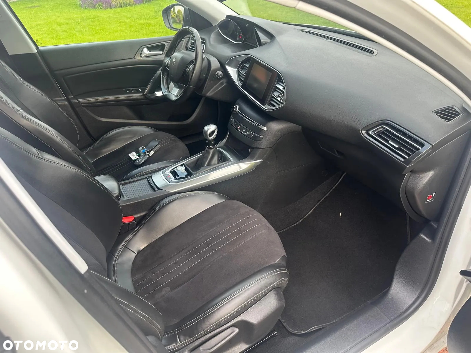 Peugeot 308 SW 1.6 BlueHDi Allure S&S - 12