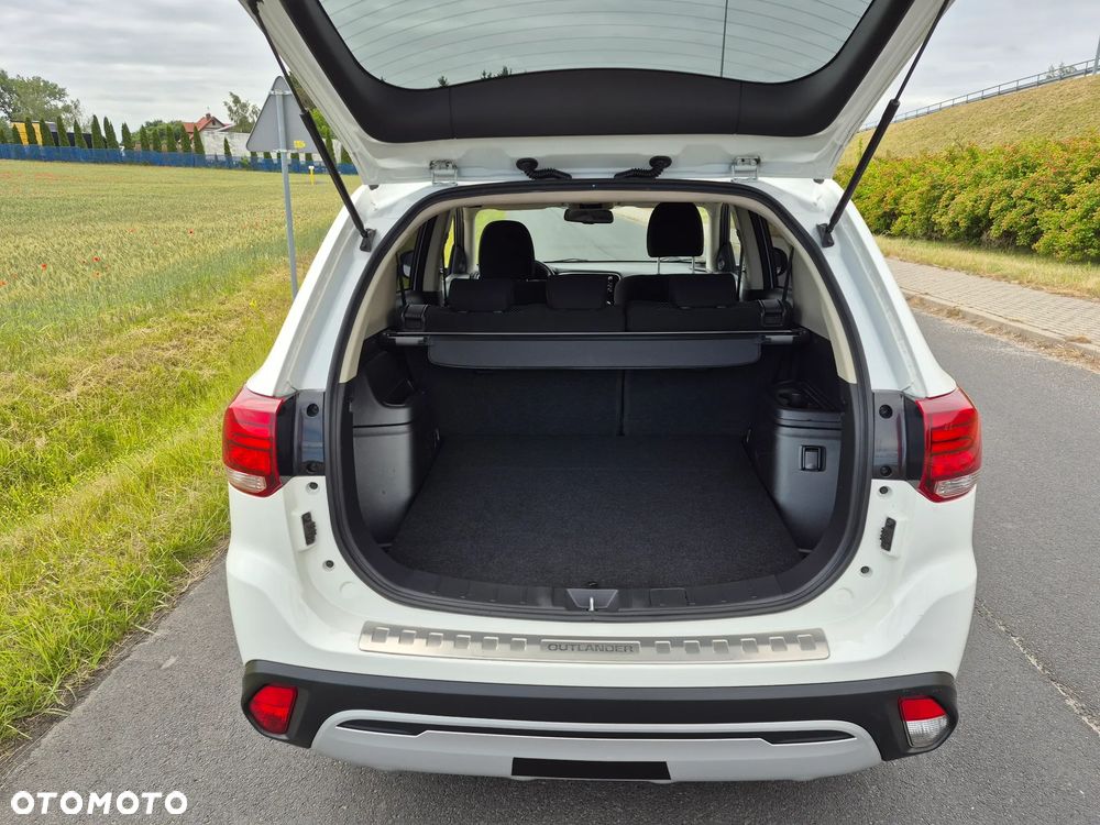 Mitsubishi Outlander - 12