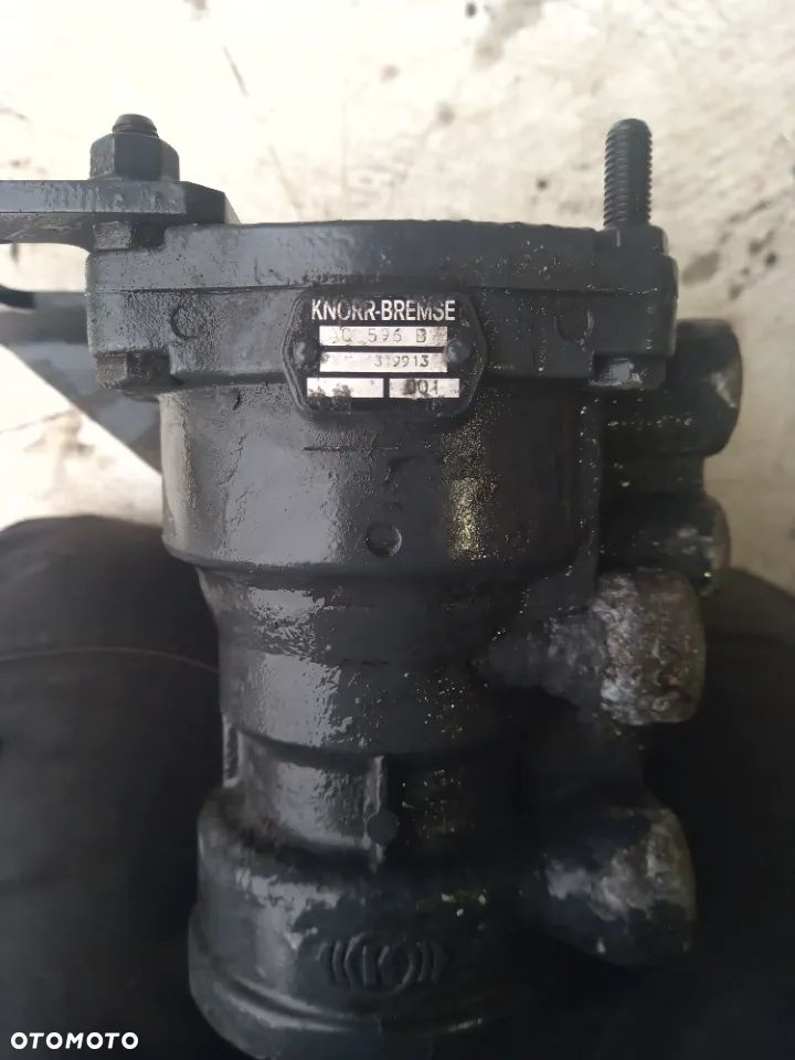 Zawór sterujący,  KNORR-BREMSE AC596B  A0004319913 - 1