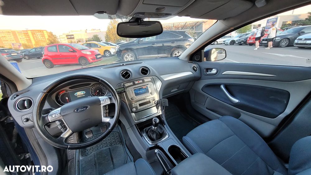 Ford Mondeo 2.0 TDCi Ghia - 4