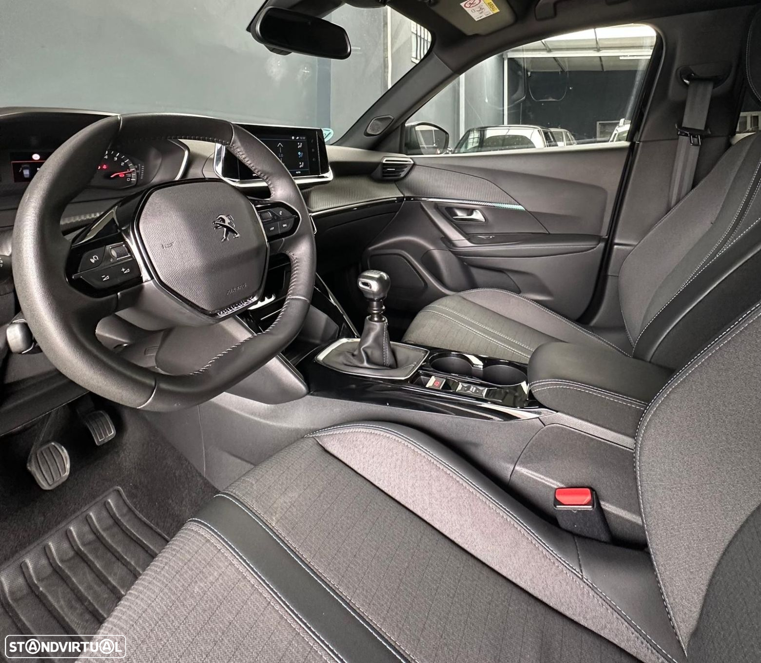 Peugeot 2008 1.2 PureTech Allure - 10