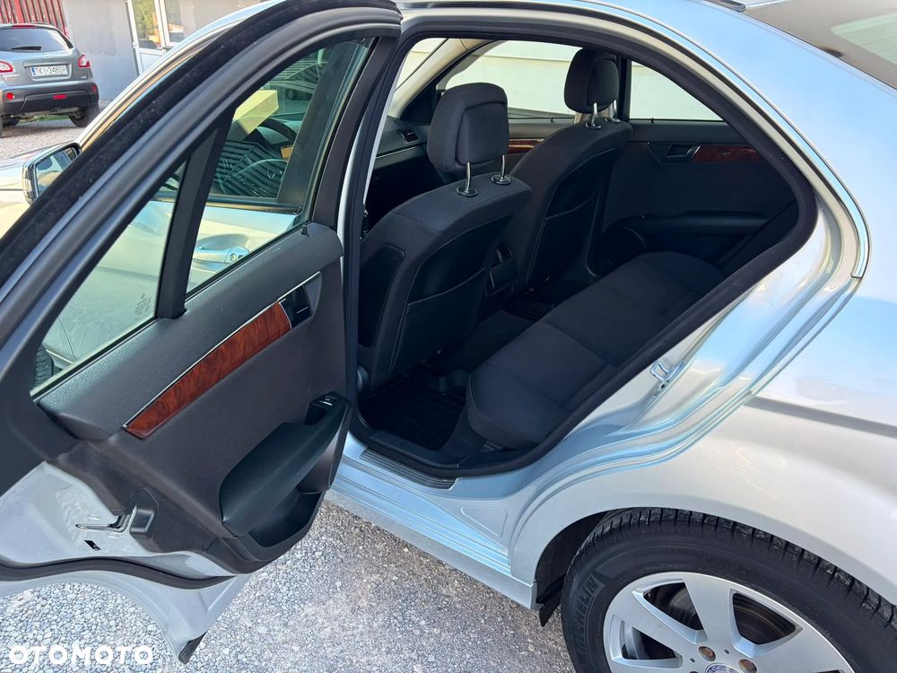 Mercedes-Benz Klasa C 180 Kompressor BlueEFFICIENCY - 8