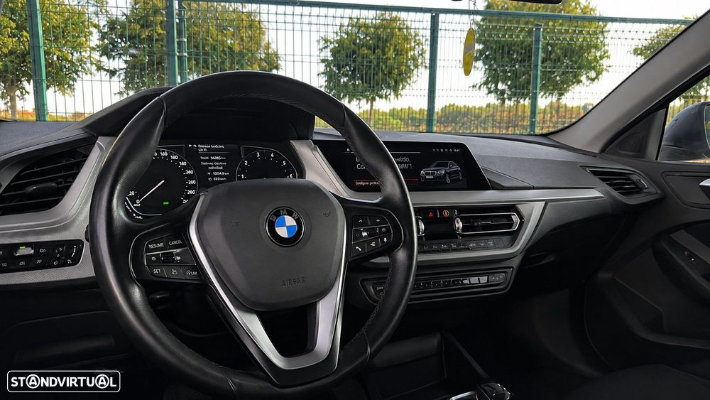 BMW 218 i Line Sport — fotografia 6