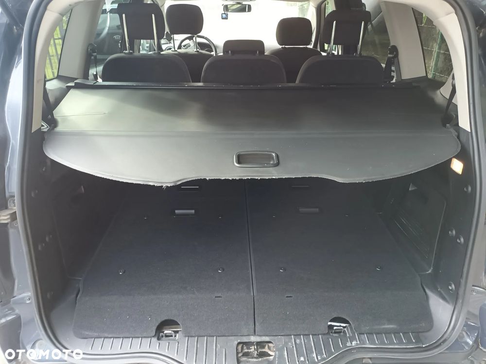 Ford S-Max - 21