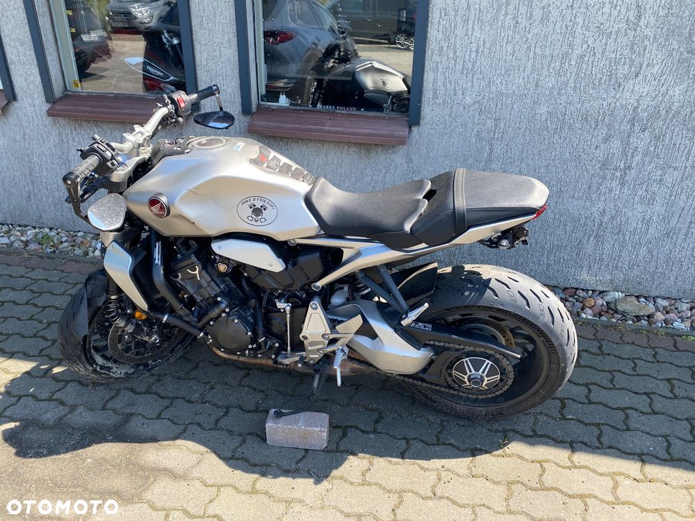 Honda CB - 3