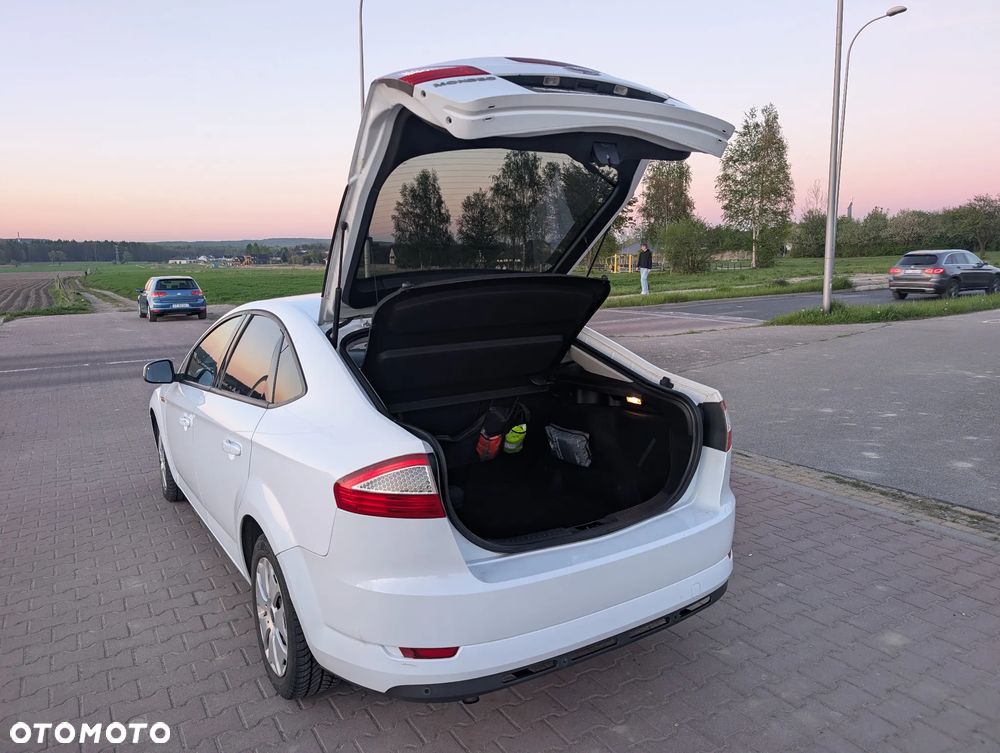 Ford Mondeo 1.6 Ambiente - 17