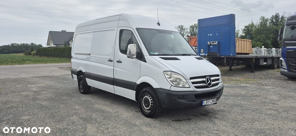 Mercedes-Benz Sprinter - 2