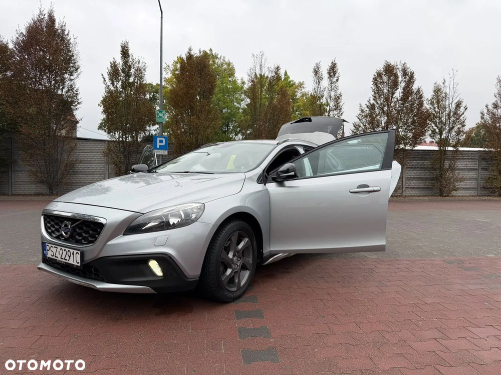 Volvo V40 Cross Country - 22